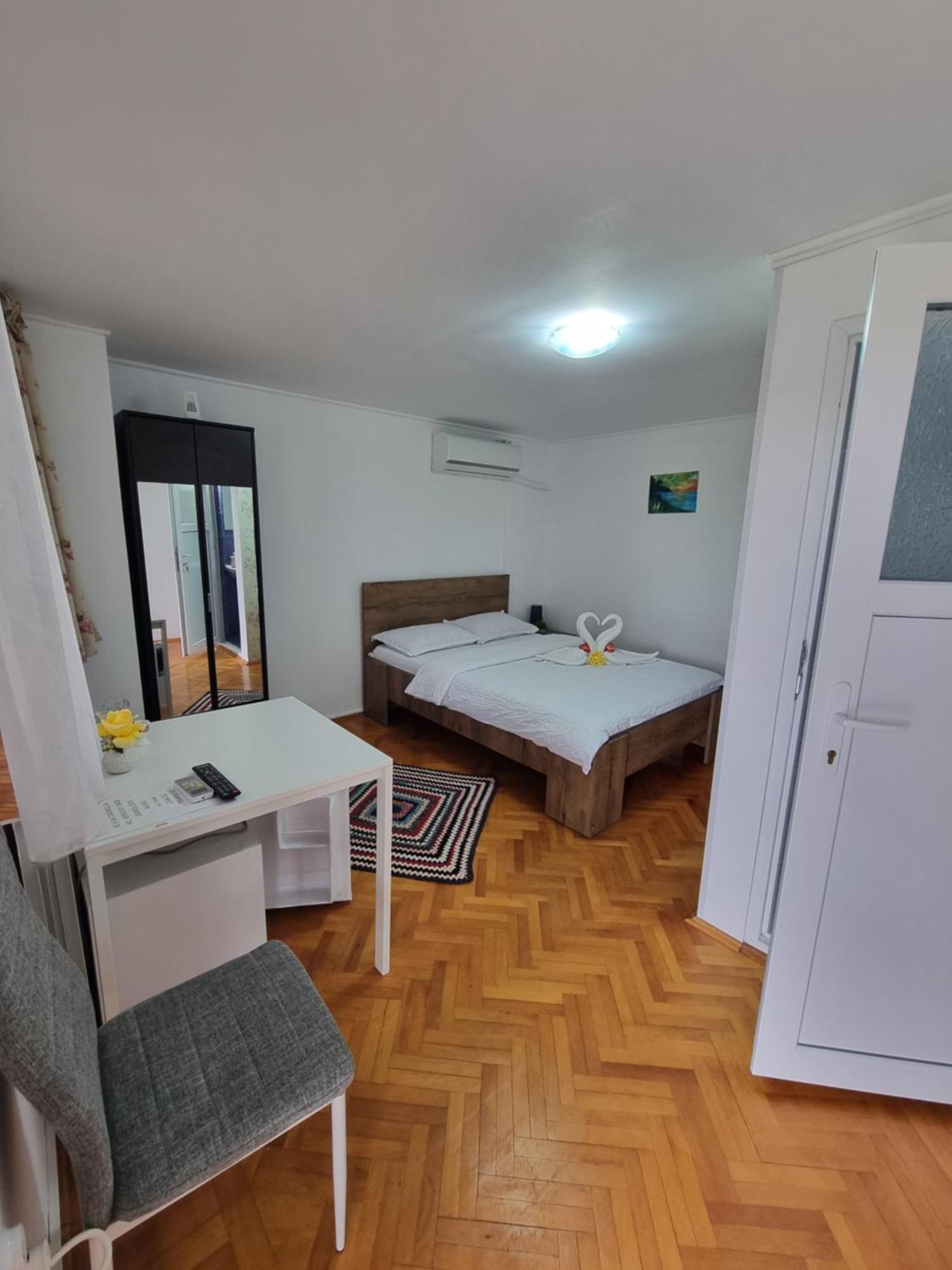 Casa Cu Trandafiri Murighiol Bagian luar foto
