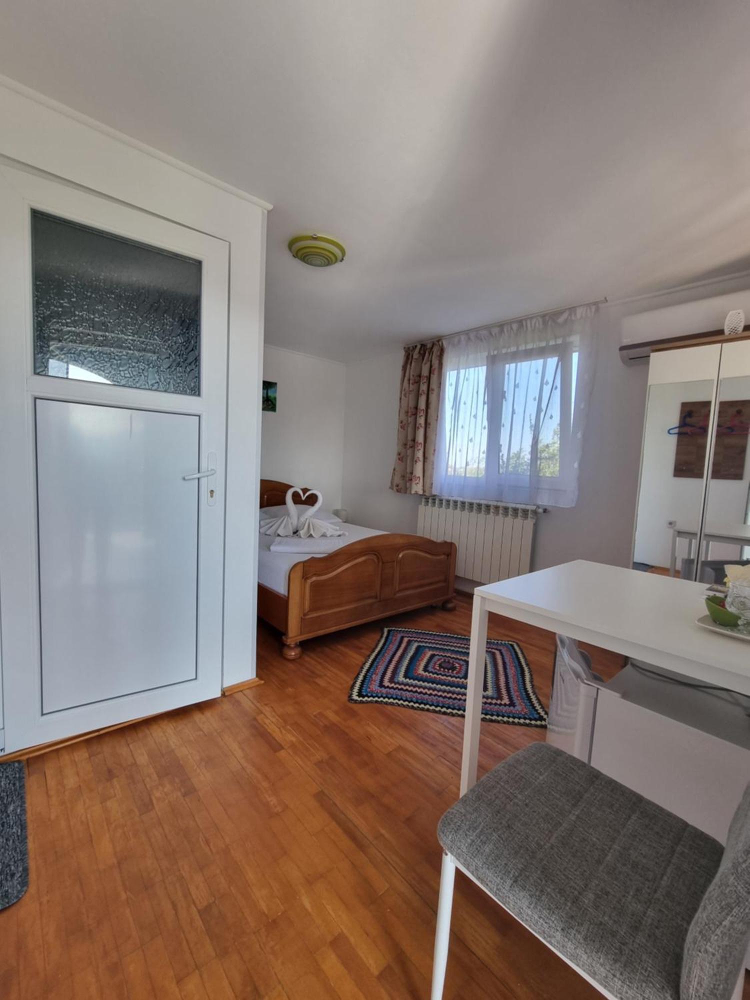 Casa Cu Trandafiri Murighiol Bagian luar foto