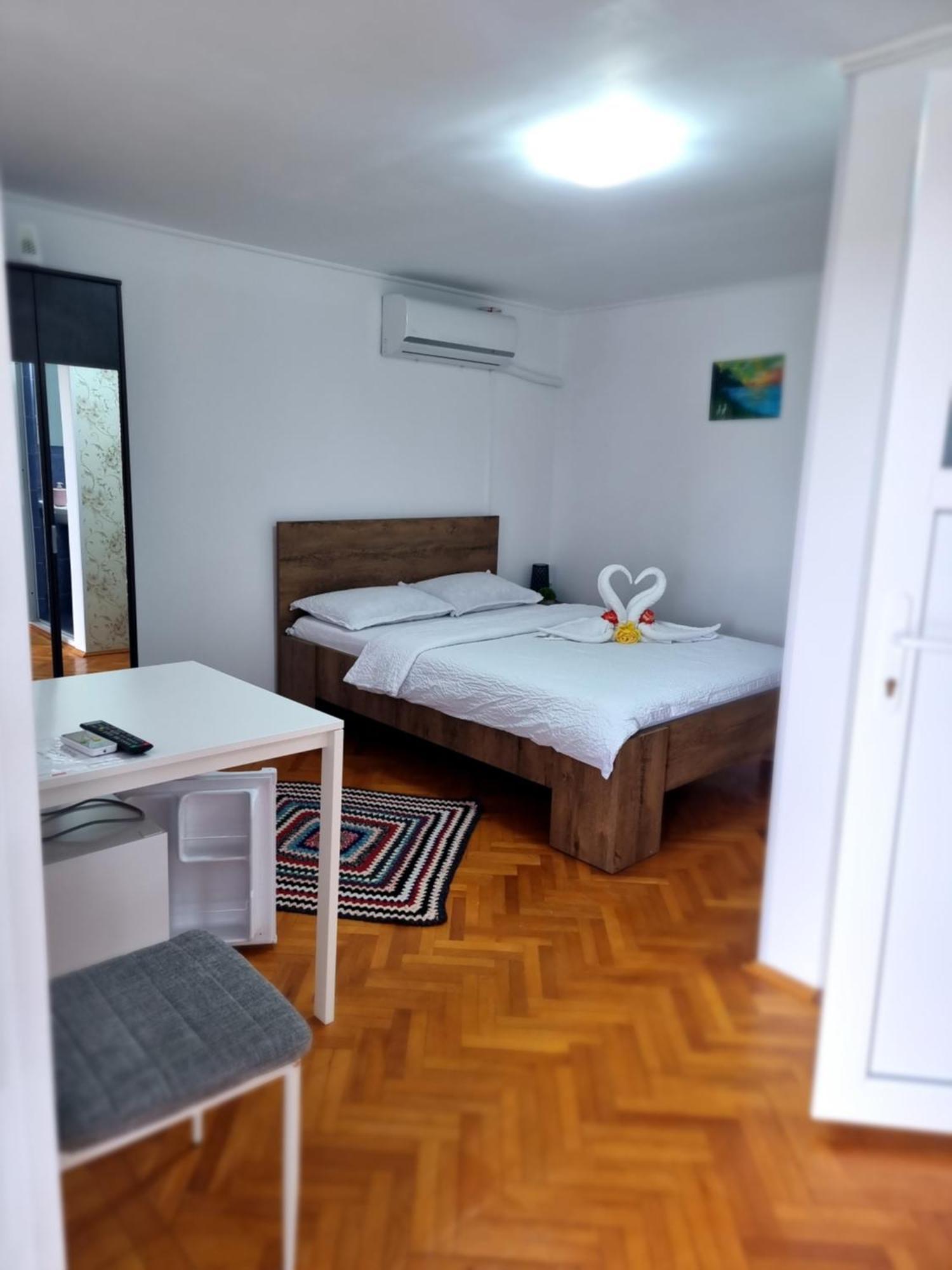 Casa Cu Trandafiri Murighiol Bagian luar foto