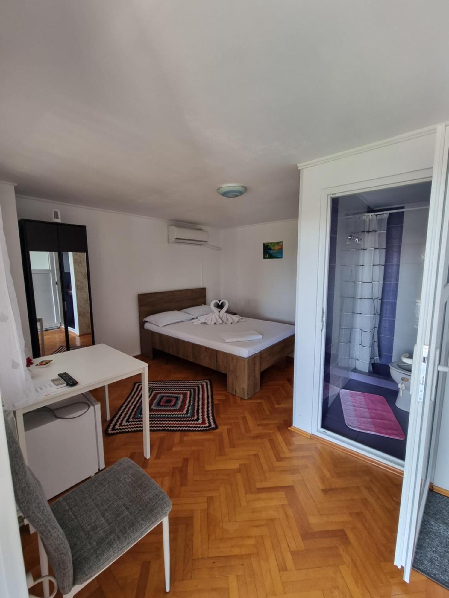 Casa Cu Trandafiri Murighiol Bagian luar foto