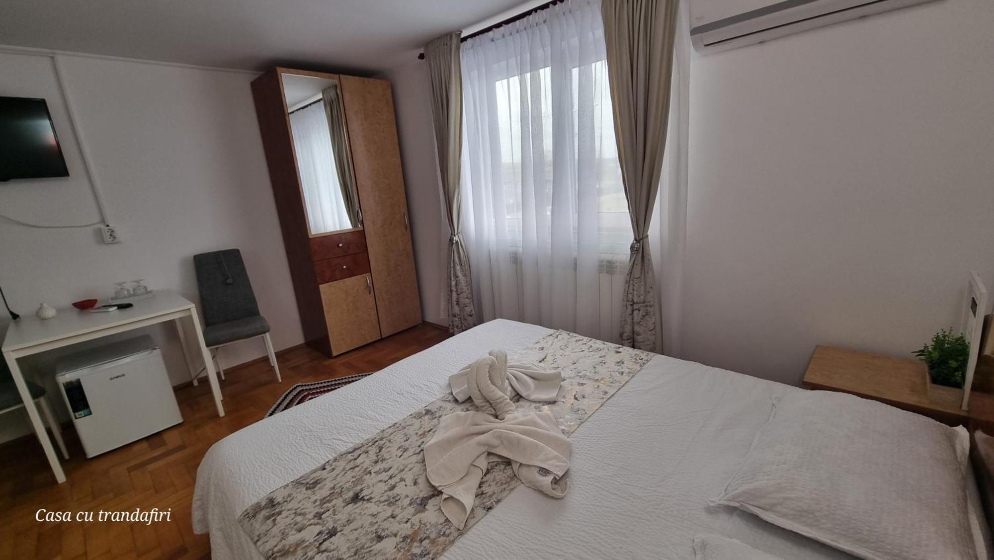 Casa Cu Trandafiri Murighiol Bagian luar foto